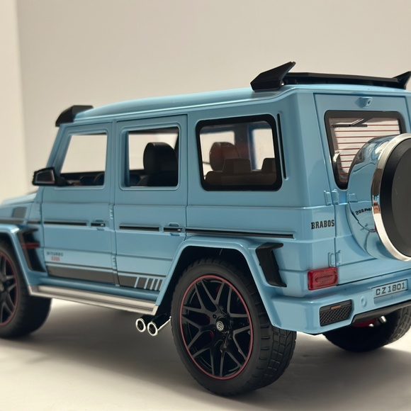 mercedes-benz g wagon G-CLASS 1:18 G700 SUV Metal Diecast Alloy Toys Cars Toy le - Picture 3 of 10